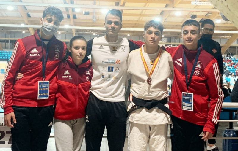 Eric Morales posa con la medalla de plata lograda en Madrid / TA
